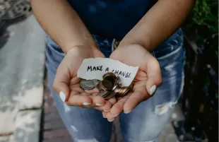 Drew Scanlon is seeking donations for the National MS Society in a social media post (Representative image via Katt Yukawa/Unsplash)