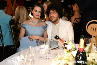 BEVERLY HILLS, CALIFORNIA - JANUARY 05: (L-R) Selena Gomez and Benny Blanco attend Moët & Chandon At The 82nd Annual Golden Globe Awards at The Beverly Hilton on January 05, 2025 in Beverly Hills, California.  (Photo by Michael Kovac/Getty Images for Moët & Chandon)