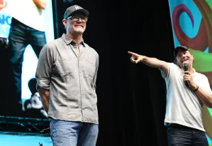 LOS ANGELES, CALIFORNIA - SEPTEMBER 27:  Matthew Lillard (L) and Jamie Kennedy speak during the "Scream" cast panel at 2025 Los Angeles Comic Con at Los Angeles Convention Center on September 27, 2025 in Los Angeles, California. (Photo by Chelsea Guglielmino/Getty Images)