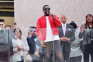 NEW YORK, NEW YORK - SEPTEMBER 15:  Sean "Diddy" Combs performs after being presented with the key to the city by New York Mayor Eric Adams in Times Square on September 15, 2023 in New York City. (Photo by Cindy Ord/Getty Images)