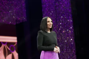 DWTS Cheryl Burke presents onstage during the 8th Annual Make-Up Artists & Hair Stylists Guild (Image via Getty)