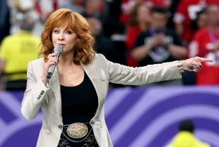 The Voice judge Reba McEntire (Image via Getty)