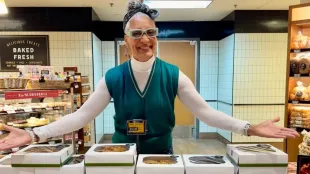 One of the judges of Halloween Baking Championship, Carla Hall (Image via Instagram @carlaphall)