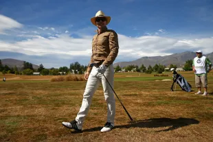 The Amazing Race host Phil Keoghan (Image via Getty)