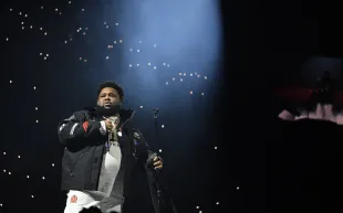 Rapper Rod Wave performs onstage during his Last Lap tour at State Farm Arena on December 5, 2024 in Atlanta, Georgia (Image via Getty)