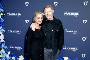  Brooke Williamson and Bobby Flay attend The FanDuel Party  (Image via Getty)