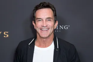 Survivor Host Jeff Probst (Image via Getty)