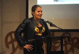 NEW YORK, NEW YORK - APRIL 04: Suzanne Malveaux speaks onstage during the International Women's Media Foundation Celebrates 2024 Anja Niedringhaus Courage In Photojournalism Awards at Bronx Documentary Center on April 04, 2024 in New York City. (Photo by Bonnie Biess/Getty Images for International Women's Media Foundation)