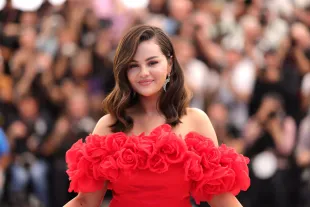 CANNES, FRANCE - MAY 19: Selena Gomez attends the "Emilia Perez" Photocall at the 77th annual Cannes Film Festival at Palais des Festivals on May 19, 2024 in Cannes, France. (Photo by Neilson Barnard/Getty Images)