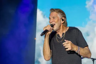 AUSTIN, TEXAS - AUGUST 05: Singer-songwriter Kenny Loggins performs in concert during 'This Is It! His Final Tour 2023' at Moody Amphitheater at Waterloo Park on August 05, 2023 in Austin, Texas. (Photo by Rick Kern/Getty Images)