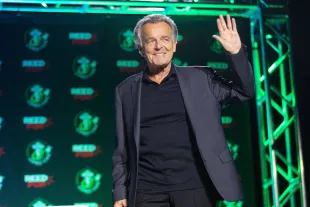 SEATTLE, WASHINGTON - MARCH 05: Ray Wise arrives onstage during the Emerald City Comic Con 'A Damn Fine Panel: The Cast of Twin Peaks' panel at Seattle Convention Center on March 05, 2023 in Seattle, Washington. (Photo by Mat Hayward/Getty Images)