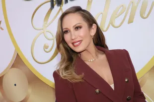 Cheryl Burke (Image Via Getty)