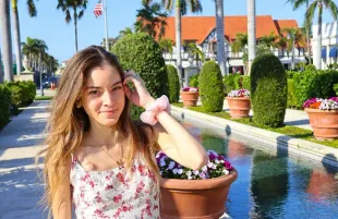 (Image via Instagram/@kaebradshaww)