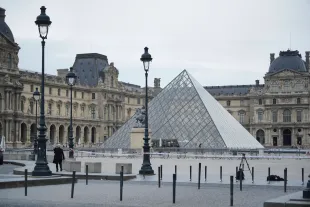 France's Culture Minister, Rachida Dati, announced the closure of the world-famous art museum on X due to the robbery taking place just after the Louvre opened to the public. (Photo by Remon Haazen/Getty Images)