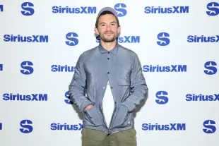 NEW YORK, NEW YORK - NOVEMBER 13: Jonathan Bailey visits SiriusXM Studios on November 13, 2023 in New York City. (Photo by Arturo Holmes/Getty Images)