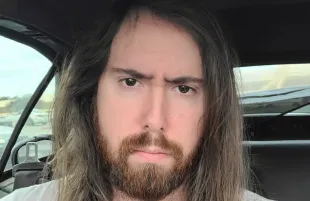 (Image via Instagram/@asmongold)