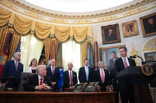 Novo Nordisk addresses its supposed drug executive fainting during Oval Office press conference. (Image by Andrew Harnik/Getty Images)