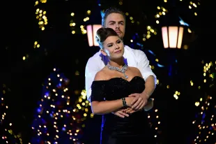 Bindi Irwin and Derek Hough (Image via Getty)