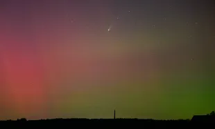 Aurora Borealis Set to Dazzle Skies Across 21 U.S. States Amid Strong Solar Storm (Photo by Patrick Pleul/picture alliance via Getty Images)