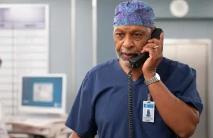 Dr. Richard (Image via Instagram / greysabc)