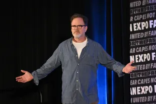 Rainn Wilson speaks on stage during Fan Expo Chicago 2025 on August 16, 2025 in Rosemont, Illinois (Image via Getty)