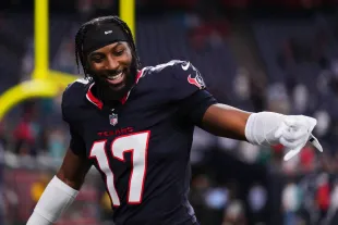 Cops Release Photos of Alleged Shooter After Jets' Kris Boyd Gunned Down in NYC (Photo by Cooper Neill/Getty Images)