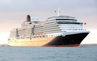SOUTHAMPTON, UNITED KINGDOM - DECEMBER 07: (FRANCE & ITALY SALES OUT)  The brand new luxury cruise liner Queen Victoria owned by Cunard sails up the Solent on her way to the Port of Southampton on December 7, 2007 in Southampton, England. (Photo by Mike Jones/Kos Picture Source via Getty Images)