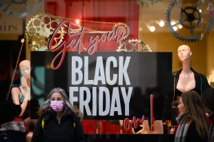What time do stores open on Black Friday? Full list explored (Photo by Leon Neal/Getty Images)