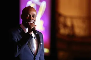 R&B singer KEM is expecting his eighth child, his fifth with wife Erica Owens. (Image by Tasos Katopodis/Getty Images)