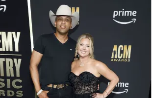 Coffey Anderson and Criscilla Anderson at 58th Academy Of Country Music Awards (Image via Getty)