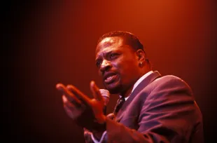 UNITED KINGDOM - JANUARY 01:  WEMBLEY ARENA  Photo of Alexander O'NEAL  (Photo by Sal Idriss/Redferns)