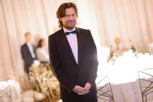 BEVERLY HILLS, CALIFORNIA - JANUARY 07: Jason Bateman attends the 81st Annual Golden Globe Awards at The Beverly Hilton on January 07, 2024 in Beverly Hills, California. (Photo by Matt Winkelmeyer/Getty Images)