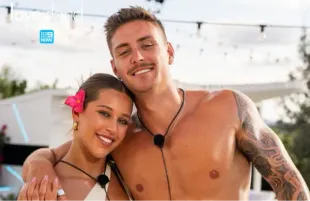 Yana and Kye (Image via Instagram/@loveislandau)