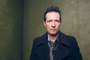 Musician Scott Weiland poses for a portrait at the Village at the Lift Presented by McDonald's McCafe during the 2015 Sundance Film Festival (Image via Getty)