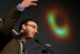 Event Horizon Telescope Director Sheperd Doeleman reveals the first photograph of a black hole (Image via Getty)