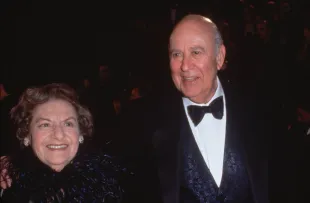 American actor Carl Reiner and his wife, Estelle, at the American Comedy Awards (Image via Getty)