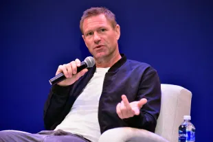 EAST HAMPTON, NY - OCTOBER 07:  Actor Aaron Eckhart attends the Conversation with Aaron Eckhart during The Hamptons International Film Festival 2016 at Guild Hall on October 7, 2016 in East Hampton, New York.  (Photo by Eugene Gologursky/Getty Images for Hamptons International Film Festival)