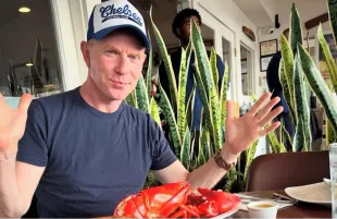 Bobby Flay (Image via Instagram/@bobbyflay)