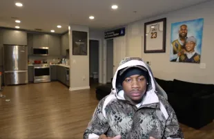 Tylil live-streaming to address Jourdin Pauline's allegations (Image via Twitch/Thetylilshow)