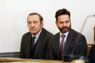 NANTUCKET, MA - JANUARY 07:  Actor Kevin Spacey (L) attends his arraignment on sexual assault charges with his lawyer Alan Jackson at Nantucket District Court on January 7, 2019 in Nantucket, Massachusetts.  (Photo by Nicole Harnishfeger-Pool/Getty Images)