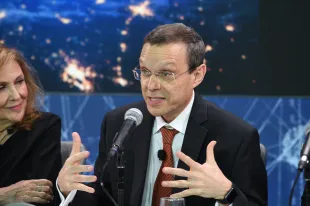 Harvard astrophysicist Avi Loeb (Image via Getty)