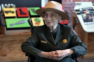 Betty Reid Soskin, the oldest US national park ranger, died at 104 (Photo by Justin Sullivan/Getty Images)