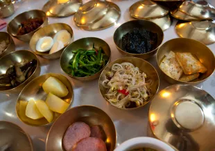 Korean food for tourists in a restaurant (Photo for reference, Image via Getty)
