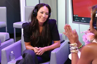 Joanna Gaines at SiriusXM Studios (Image via Getty)