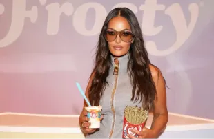 Lisa Barlow (Image via Instagram/@lisabarlow14)