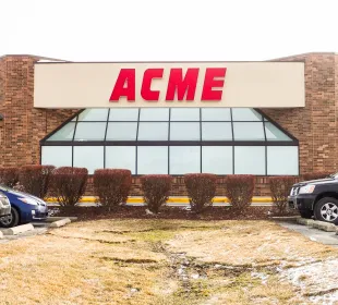 Are Acme stores open on Christmas 2025?
