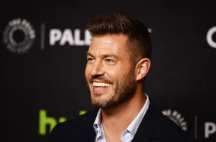 Holiday Baking Championship host Jesse Palmer (Image via Getty)