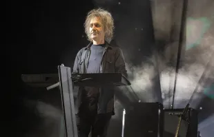 Perry Bamonte was a guitarist and keyboardist for the band (Image via Getty)