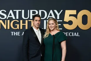 NEW YORK, NEW YORK - FEBRUARY 16: (L-R) Chris Fischer and Amy Schumer attend SNL50: The Anniversary Special on February 16, 2025 in New York City. (Photo by Dimitrios Kambouris/Getty Images)