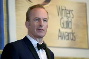 Bob Odenkirk poses in the Press Room during the 2016 Writers Guild Awards — source: Getty Images 